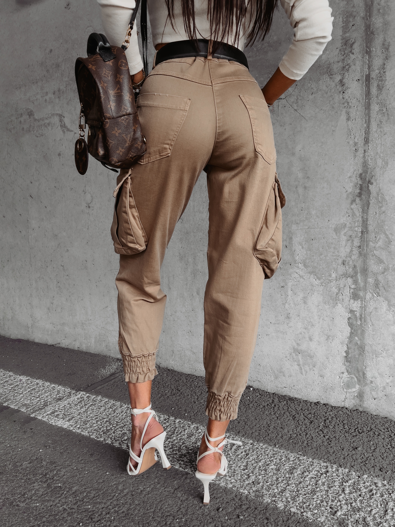 Spodnie luźne jogger Cargo Ola Voga beżowe