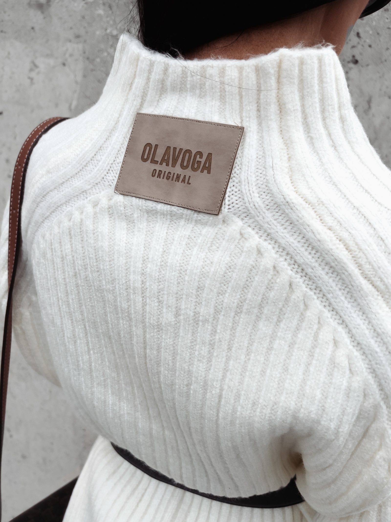 Sweter półgolf oversize Lope Ola Voga kremowy Sweter półgolf oversize Lope Ola Voga kremowy