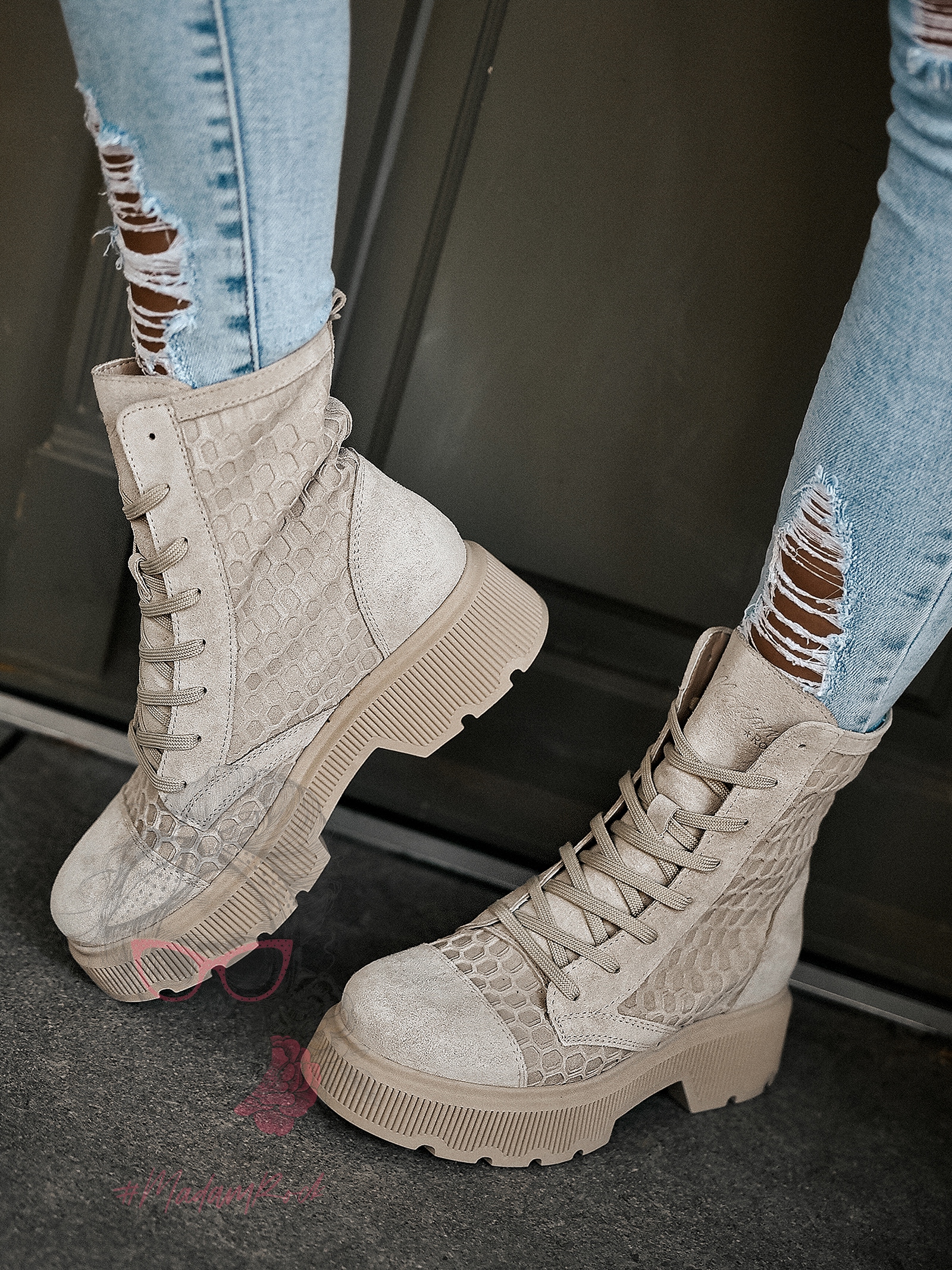 Workery skórzane Madam Comb beżowe