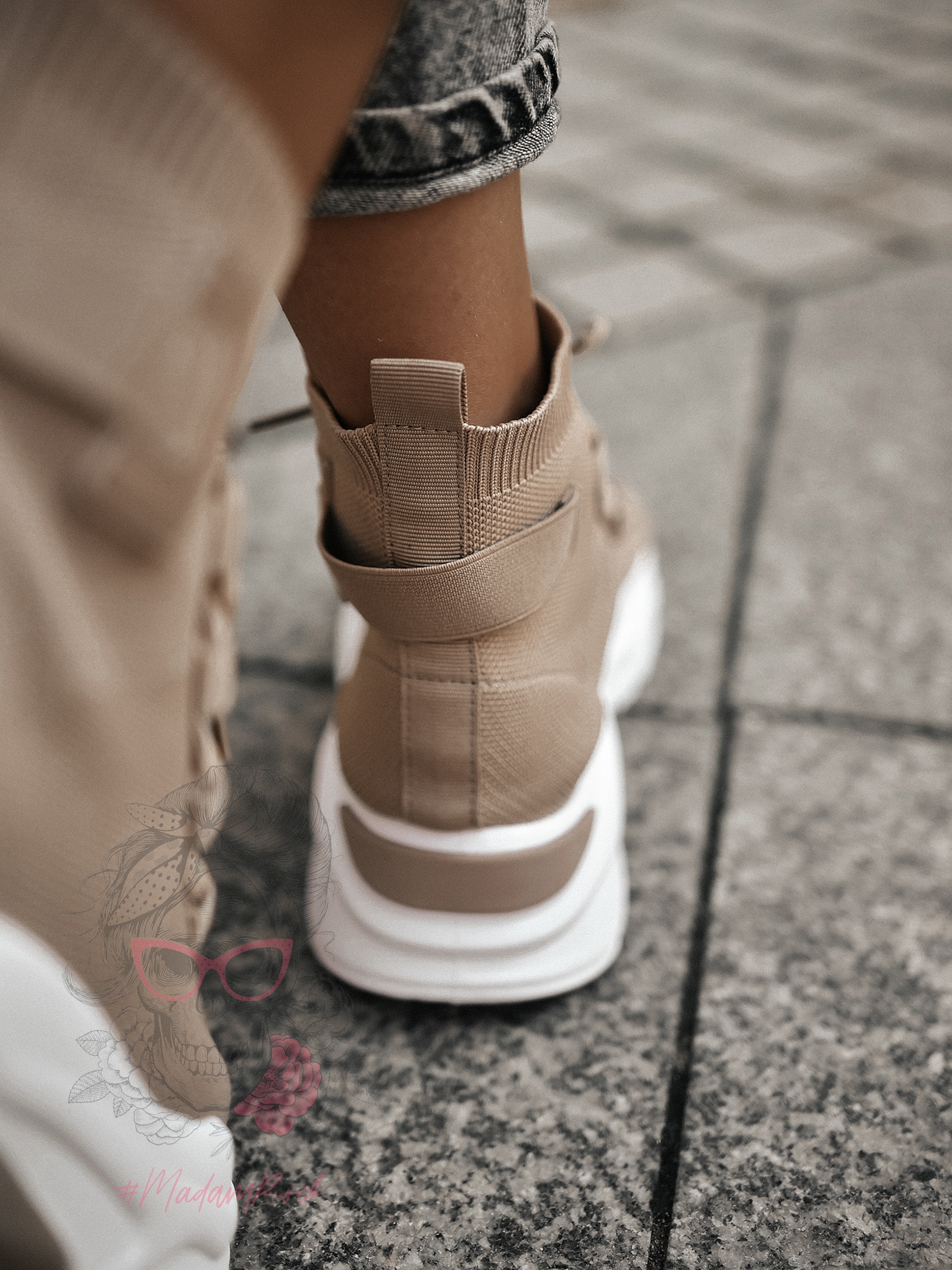 Buty sportowe skarpetki Madam Ortis beżowe