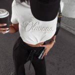 T-shirt bawełniany z haftem Amara Ola Voga ecru