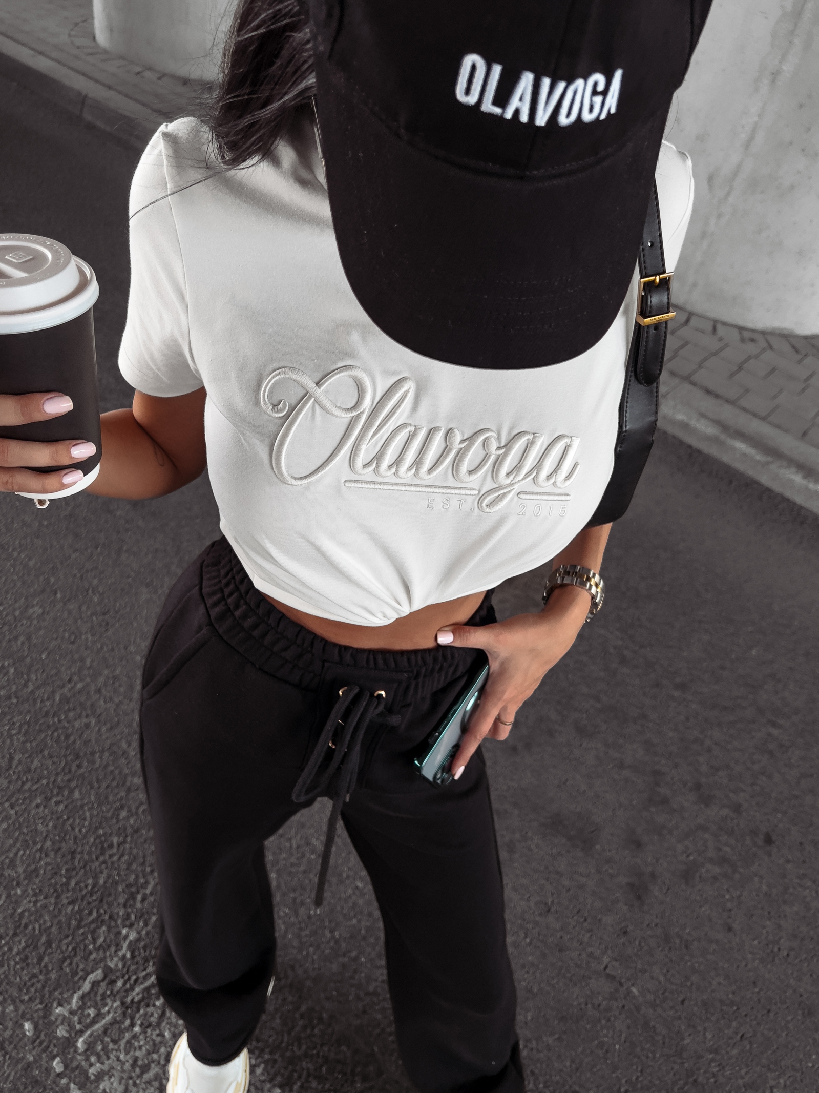 T-shirt bawełniany z haftem Amara Ola Voga ecru T-shirt bawełniany z haftem Amara Ola Voga ecru