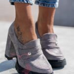 -WYPRZEDANE- Mokasyny na słupku Madam Mollo szare