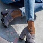 -WYPRZEDANE- Mokasyny na słupku Madam Mollo szare