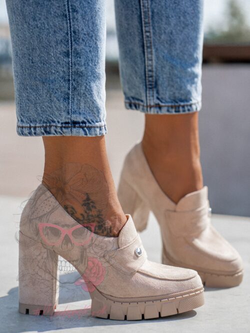 Mokasyny na słupku Madam Mollo beżowe