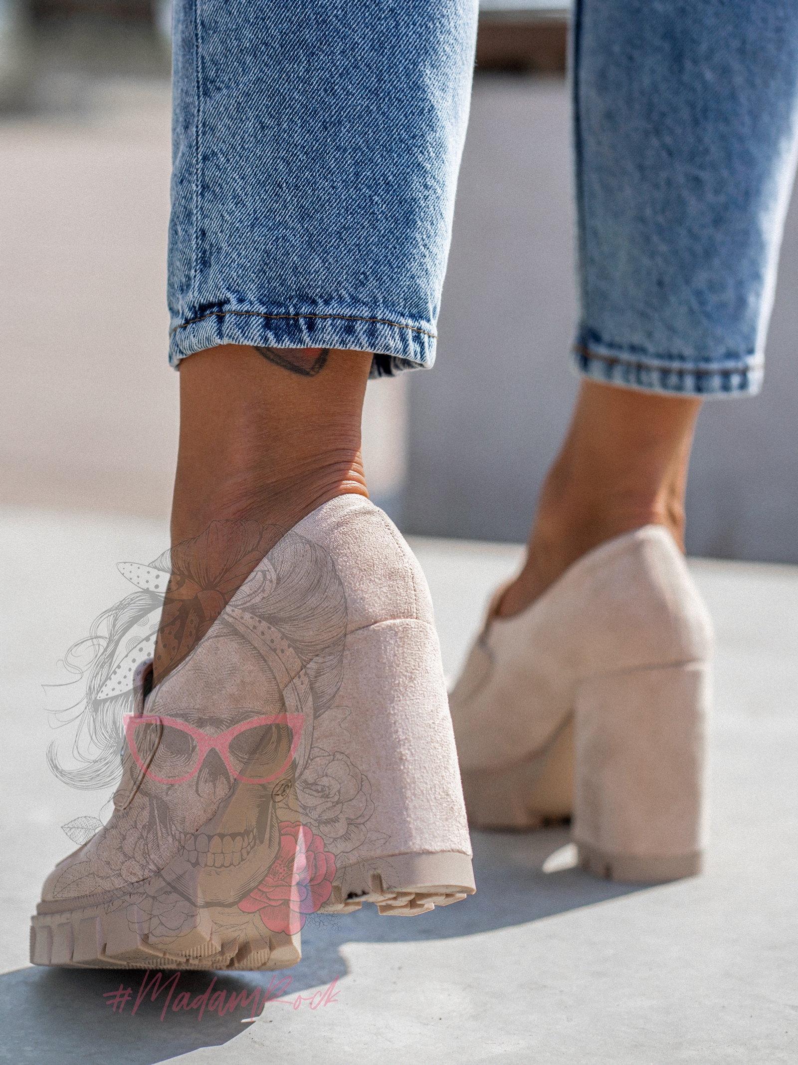 Mokasyny na słupku Madam Mollo beżowe