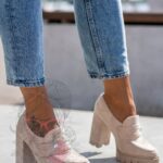 Mokasyny na słupku Madam Mollo beżowe