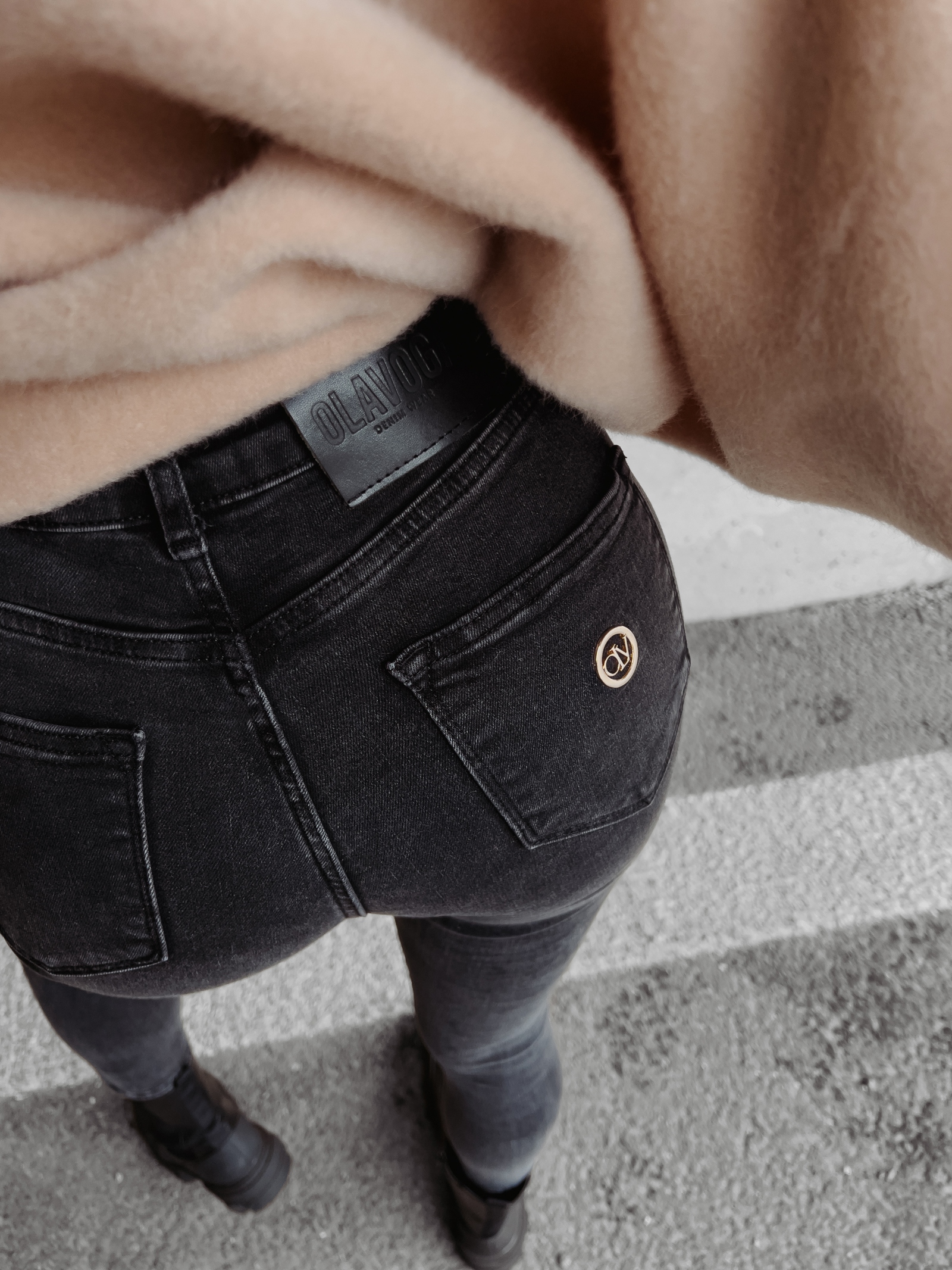 Spodnie jeansowe skinny Elma Ola Voga czarne