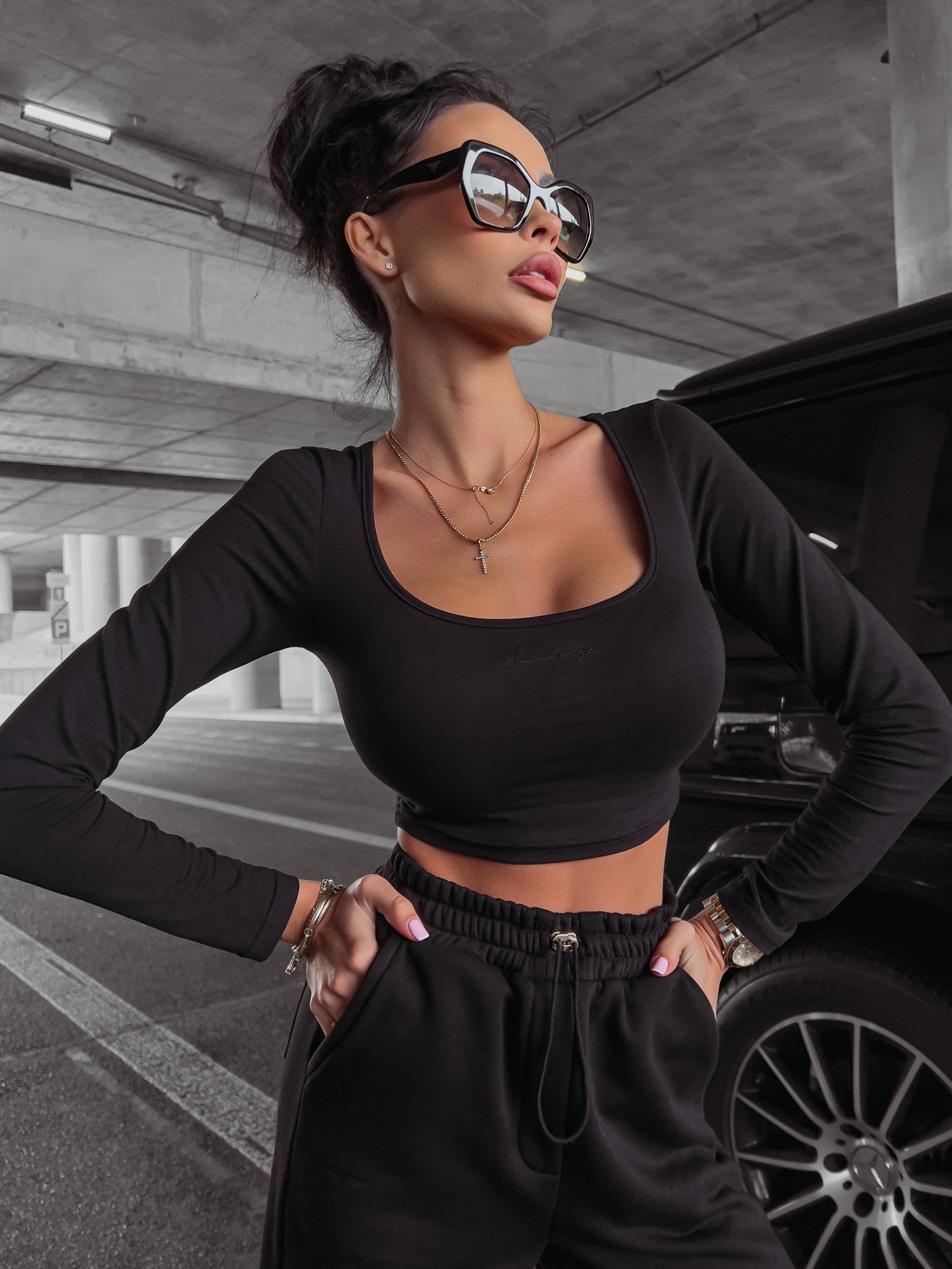 Top krótki bawełniany basic Akiko Ola Voga czarny