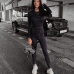 Bluzka klasyczna basicowa Roxanna Ola Voga czarna