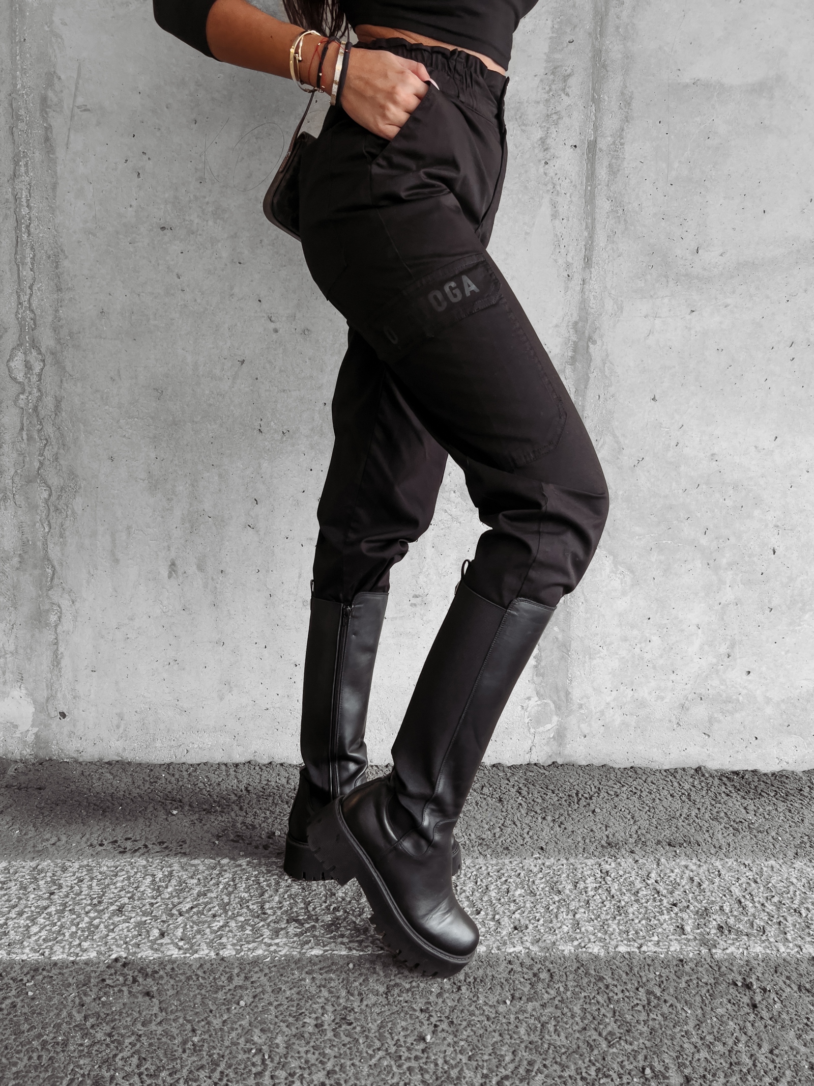 Spodnie cargo bawełniane Zelia Ola Voga czarne Spodnie cargo bawełniane Zelia Ola Voga czarne