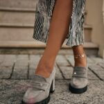 -WYPRZEDANE- Mokasyny na słupku Madam Mollo szare