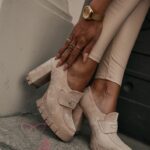 -WYPRZEDANE- Mokasyny na słupku Madam Mollo beżowe