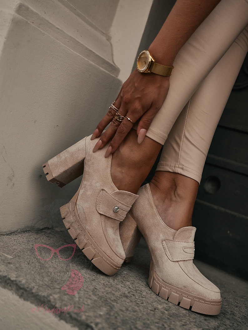 -WYPRZEDANE- Mokasyny na słupku Madam Mollo beżowe