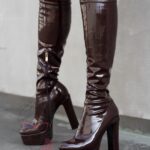 Kozaki lakierowane na słupku Mustang Rock brązowe