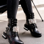 Workery z perłami Madam Delli czarne