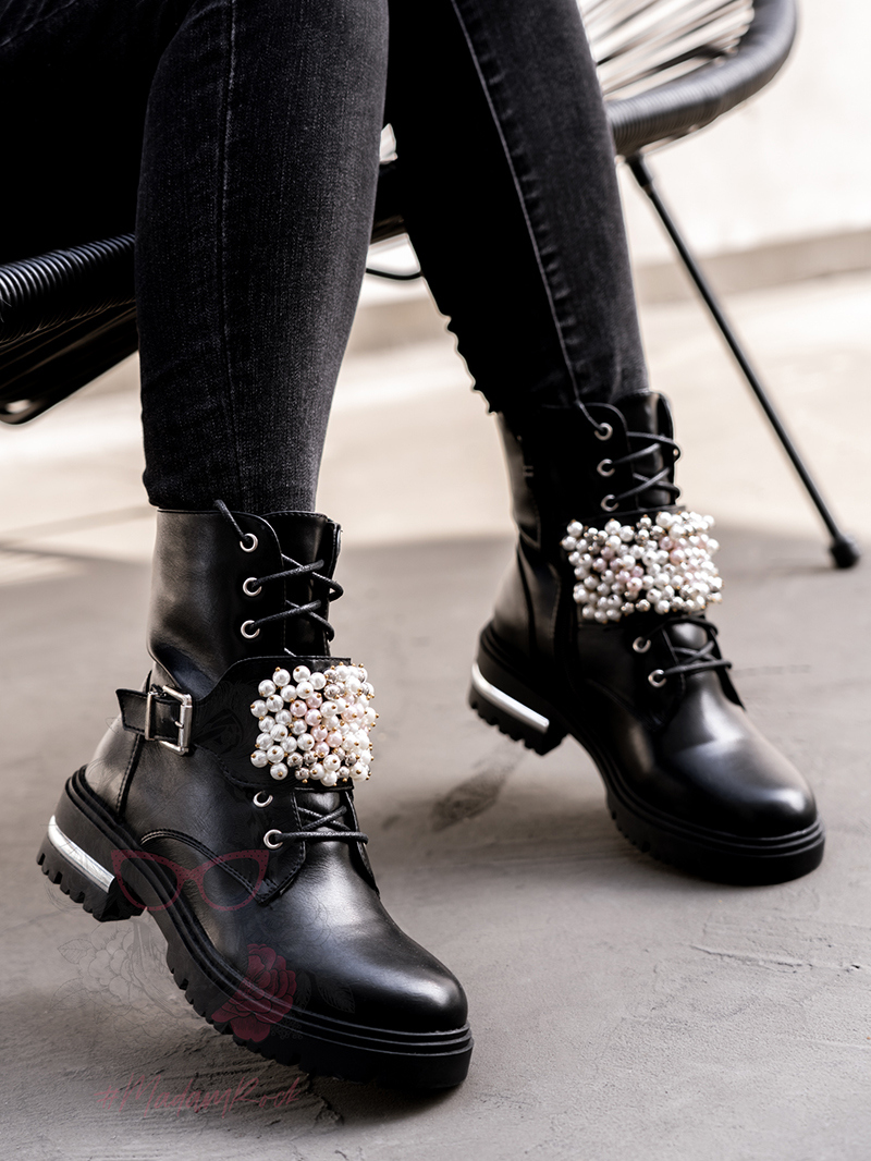 Workery z perłami Madam Delli czarne