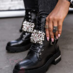 Workery z perłami Madam Delli czarne