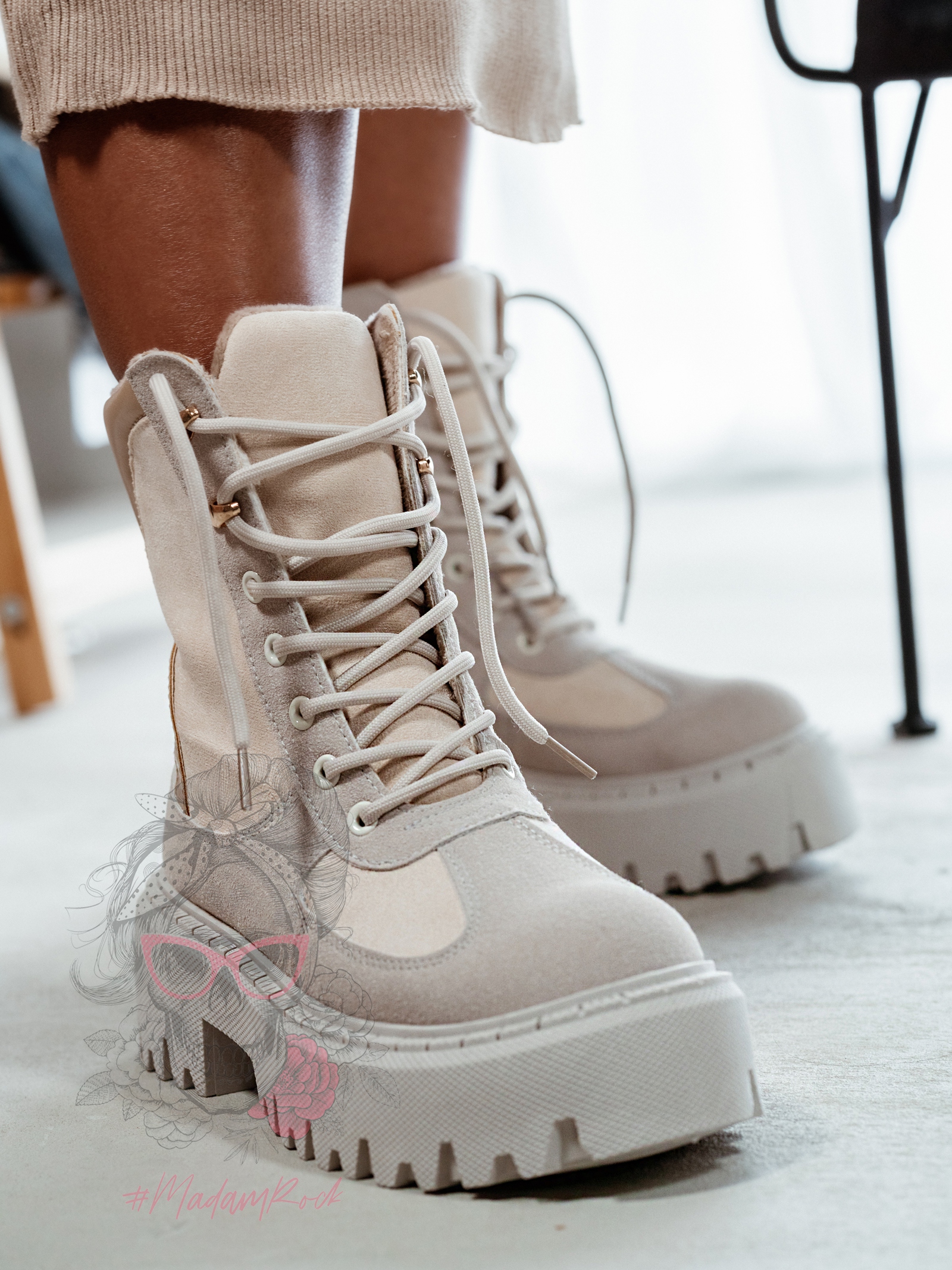 Traperki zamszowe Madam Dobe beżowe