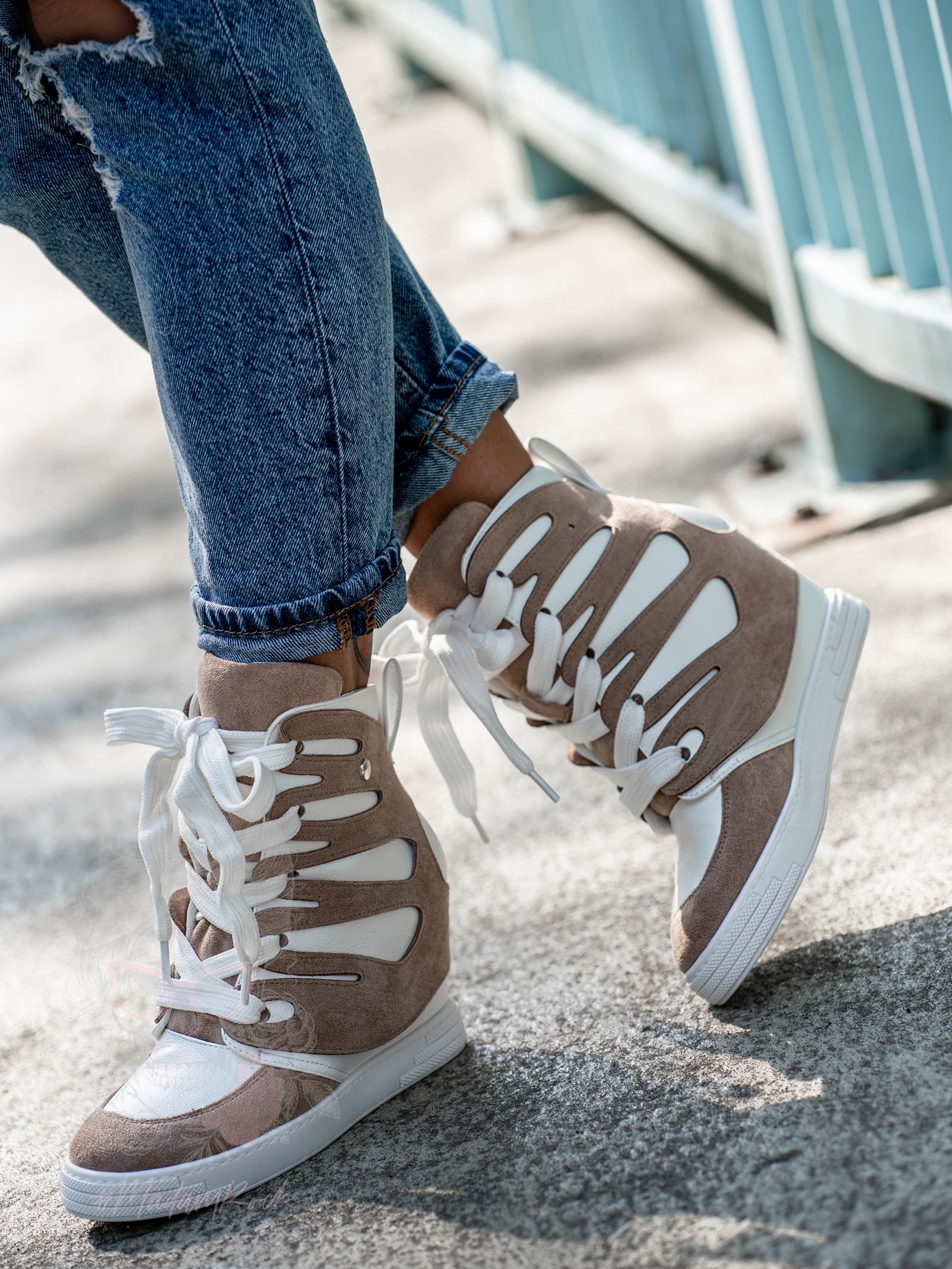 Sneakersy Madam Krua biało-cappucino