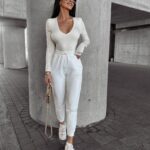 Body dopasowane z dekoltem Gwen Ola Voga ecru