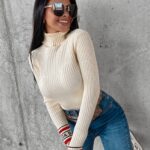 Golf dopasowany bawełniany Neve Ola Voga ecru