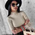 Golf dopasowany bawełniany Neve Ola Voga beżowy