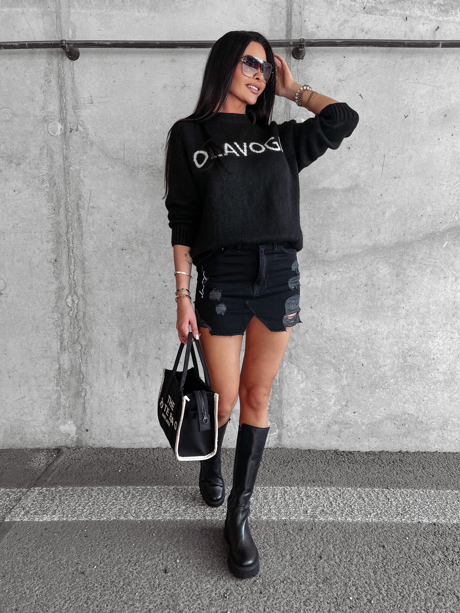 Sweter oversize logowany Coffee Ola Voga czarny