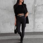 Spodnie dopasowane z haftem Linnea Ola Voga czarne