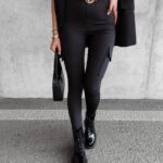 Spodnie dopasowane z haftem Linnea Ola Voga czarne