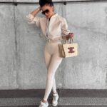 Kurtka bomberka klasyczna z haftem Kiara Ola Voga beżowa