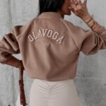 Kurtka bomberka klasyczna z haftem Kiara Ola Voga karmelowa