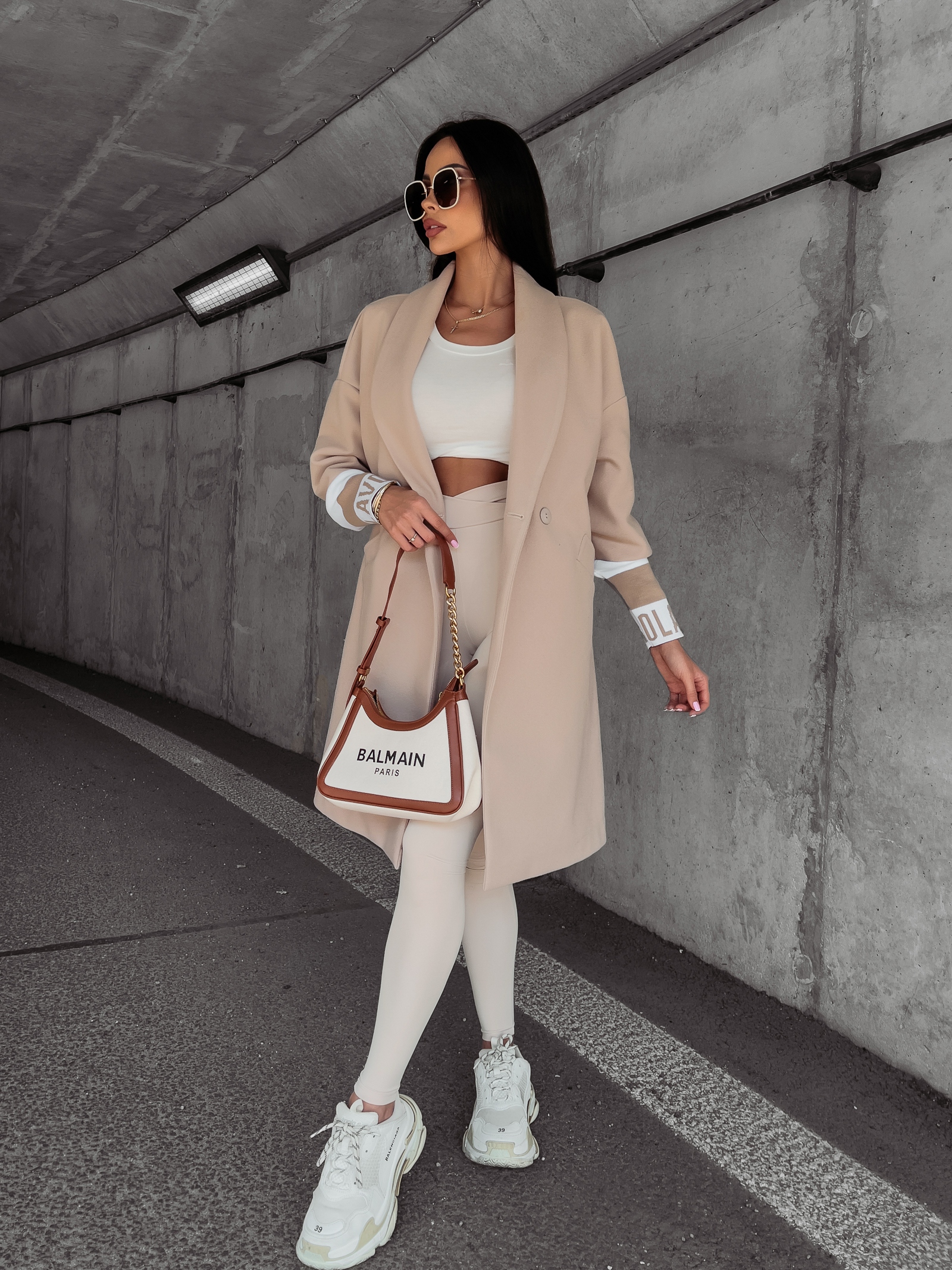 -WYPRZEDANY-Płaszcz flauszowy wiązany oversize Delia Ola Voga beżowy