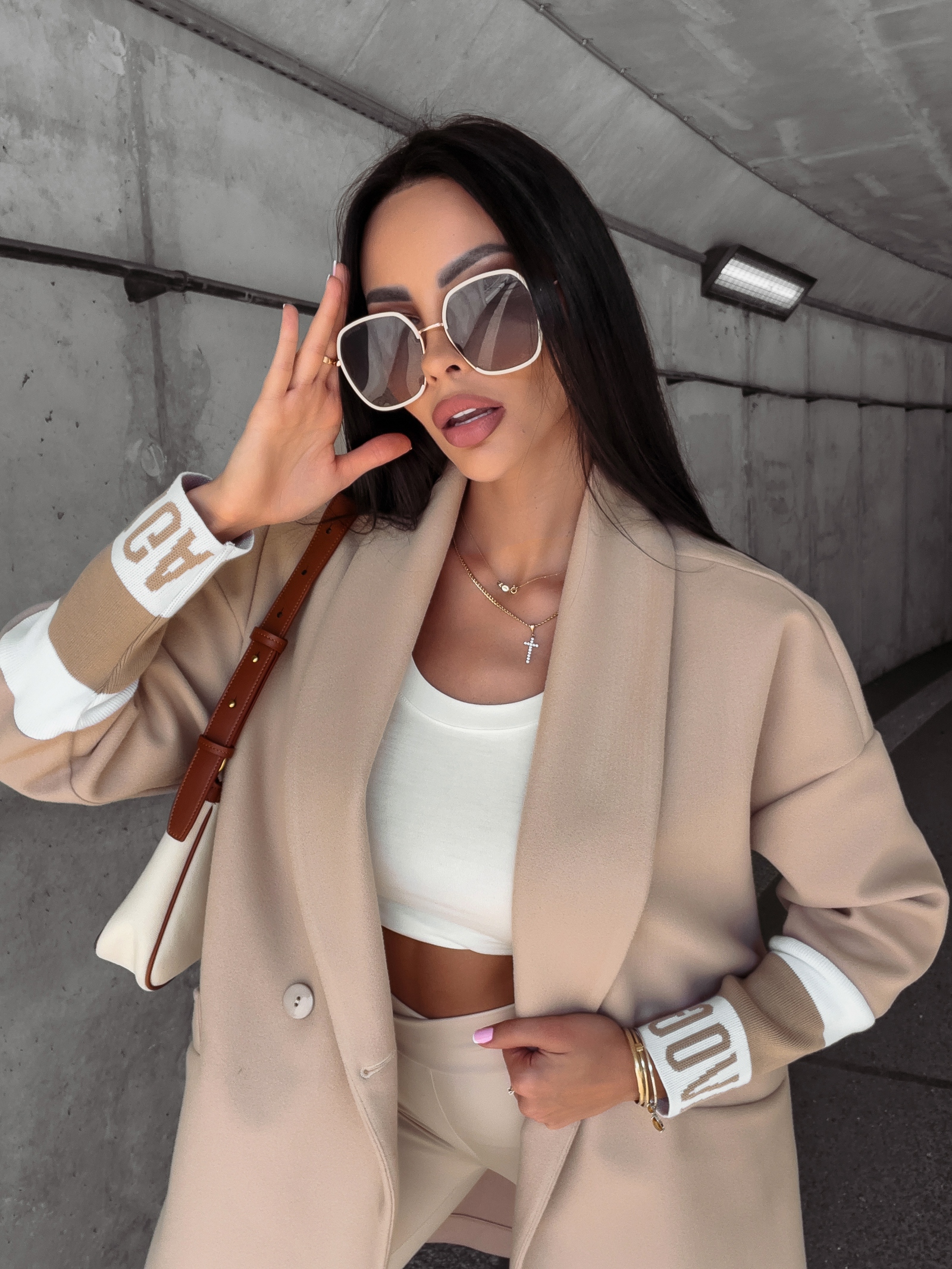 -WYPRZEDANY-Płaszcz flauszowy wiązany oversize Delia Ola Voga beżowy