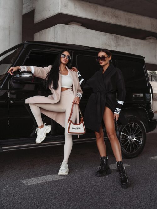 -WYPRZEDANE-Płaszcz flauszowy wiązany oversize Delia Ola Voga czarny