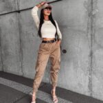 Bluzka dopasowana basicowa TRUE OLAVOGA beżowa