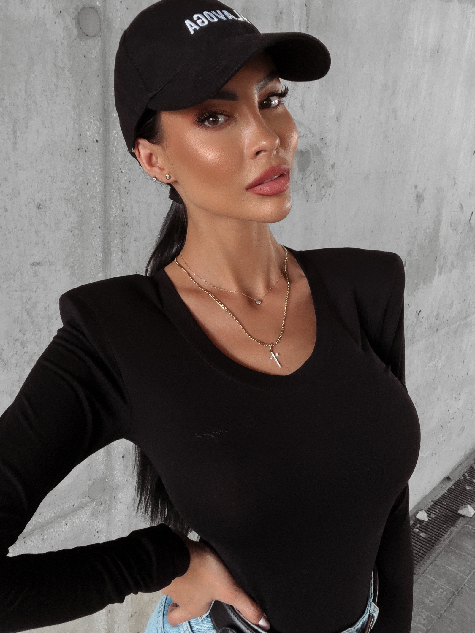 Bluzka dopasowana basic Adell Ola Voga czarna