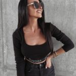 Top klasyczny prążkowany Liz Ola Voga czarna