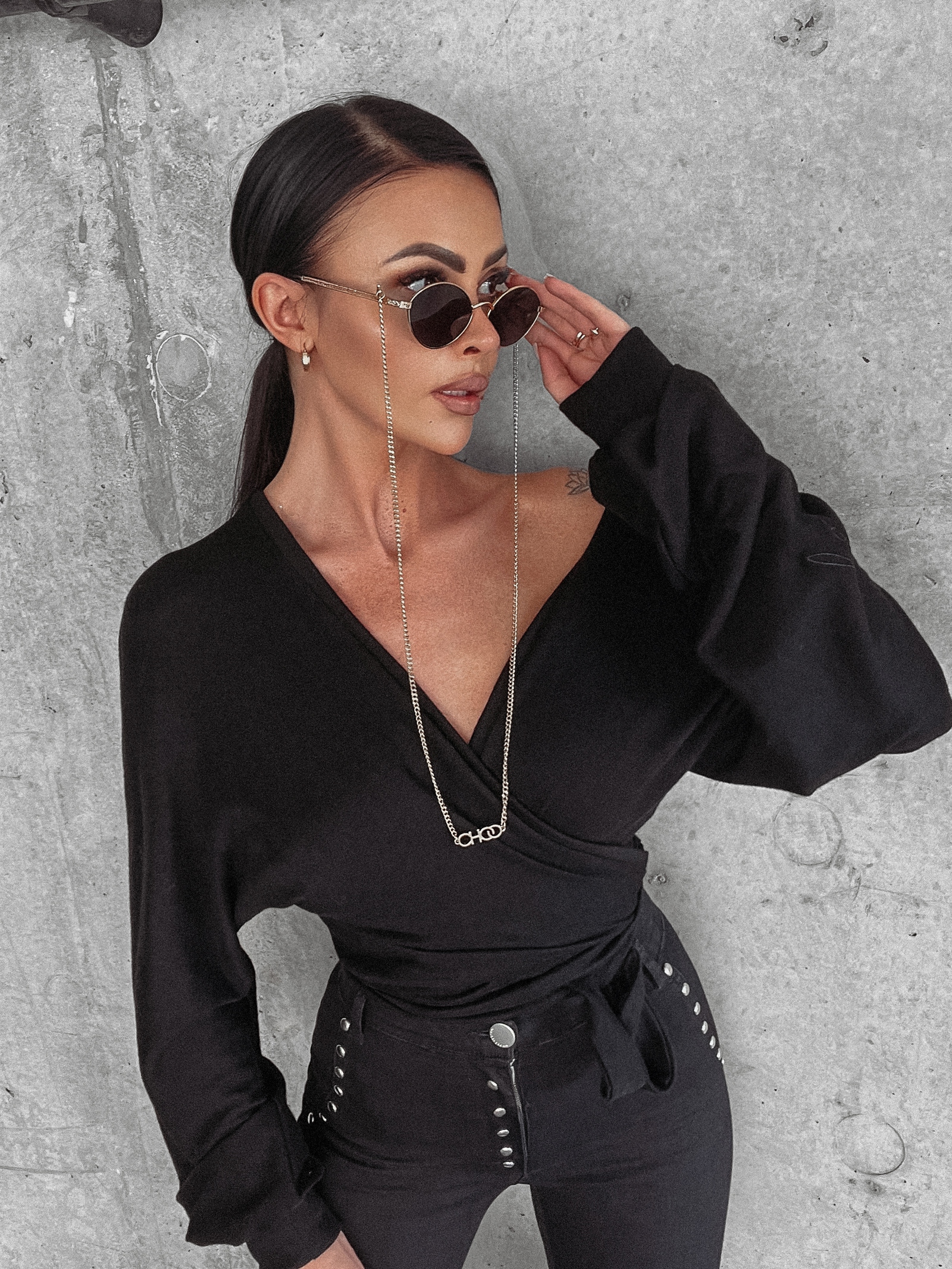 Bluzka z wiązaniem Susie Ola Voga czarna