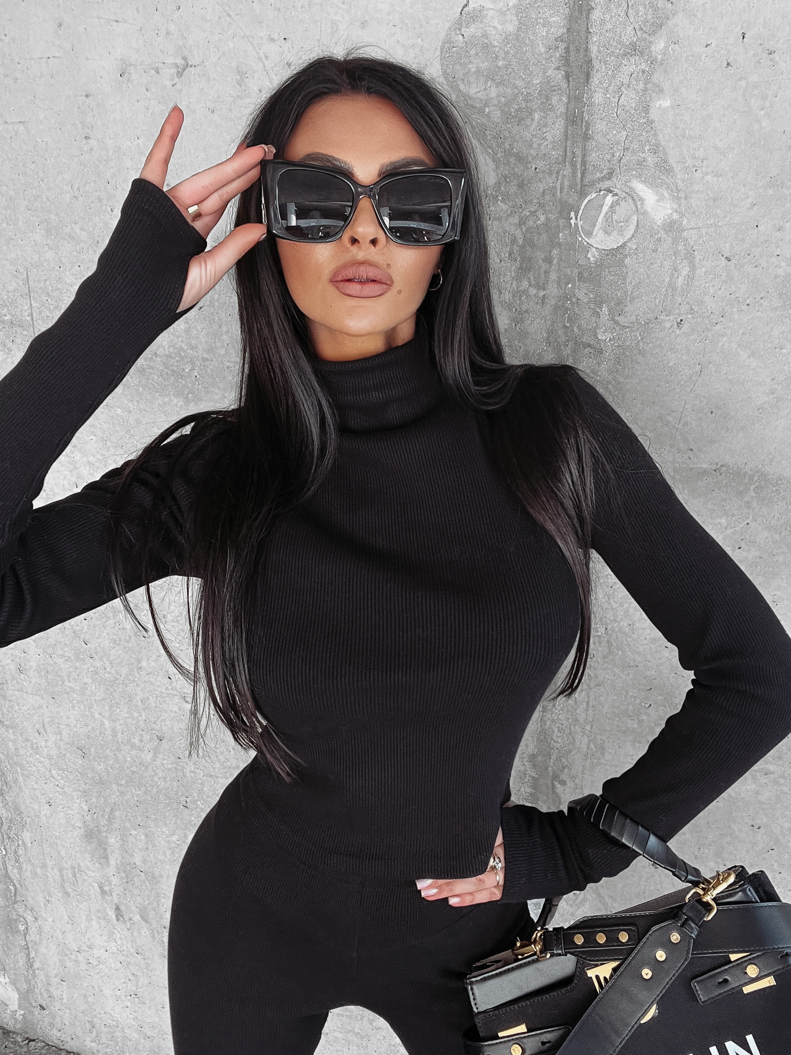 Bluzka z półgolfem Lentina Ola Voga czarna