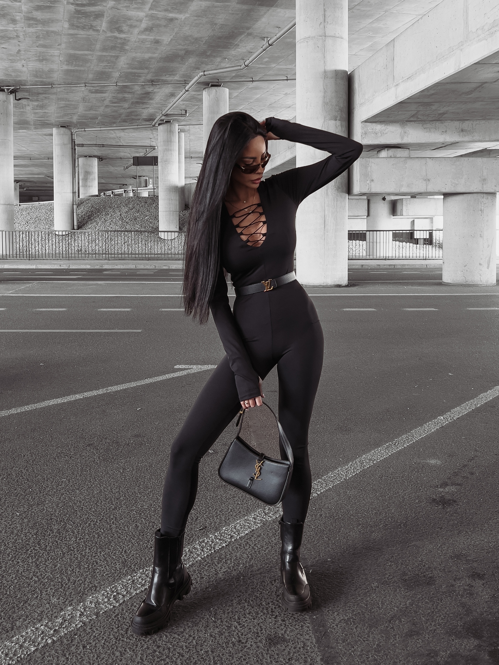 Kombinezon dopasowany z wiązaniem Genie Ola Voga czarny