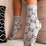 Skarpetki damskie z ozdobnym printem CC i misiem szare