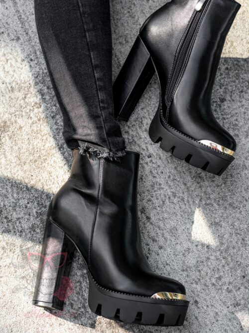 Botki na słupku Rock Little Black czarne