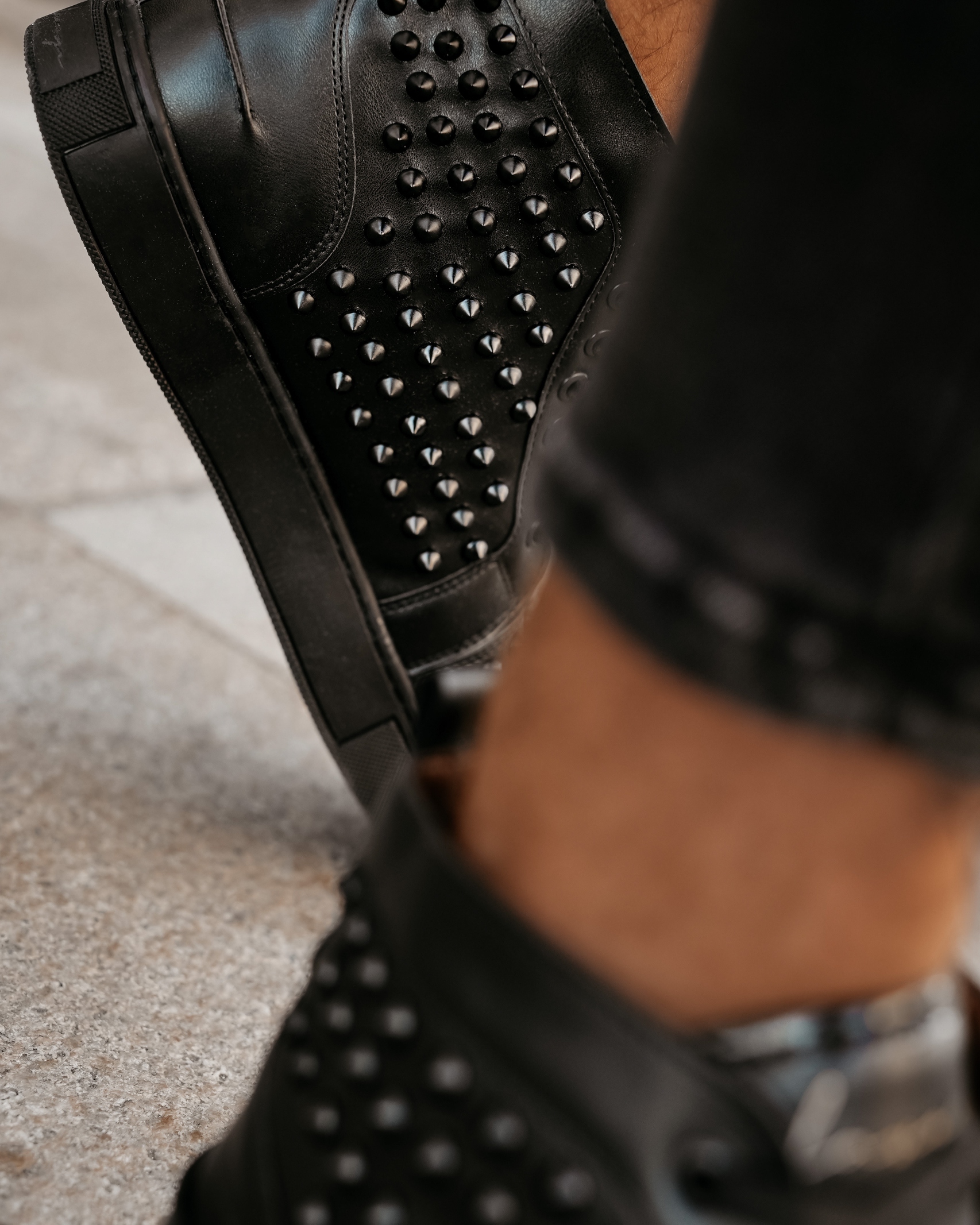 Sneakersy męskie z ćwiekami Elba Ola Voga czarne Sneakersy męskie z ćwiekami Elba Ola Voga czarne