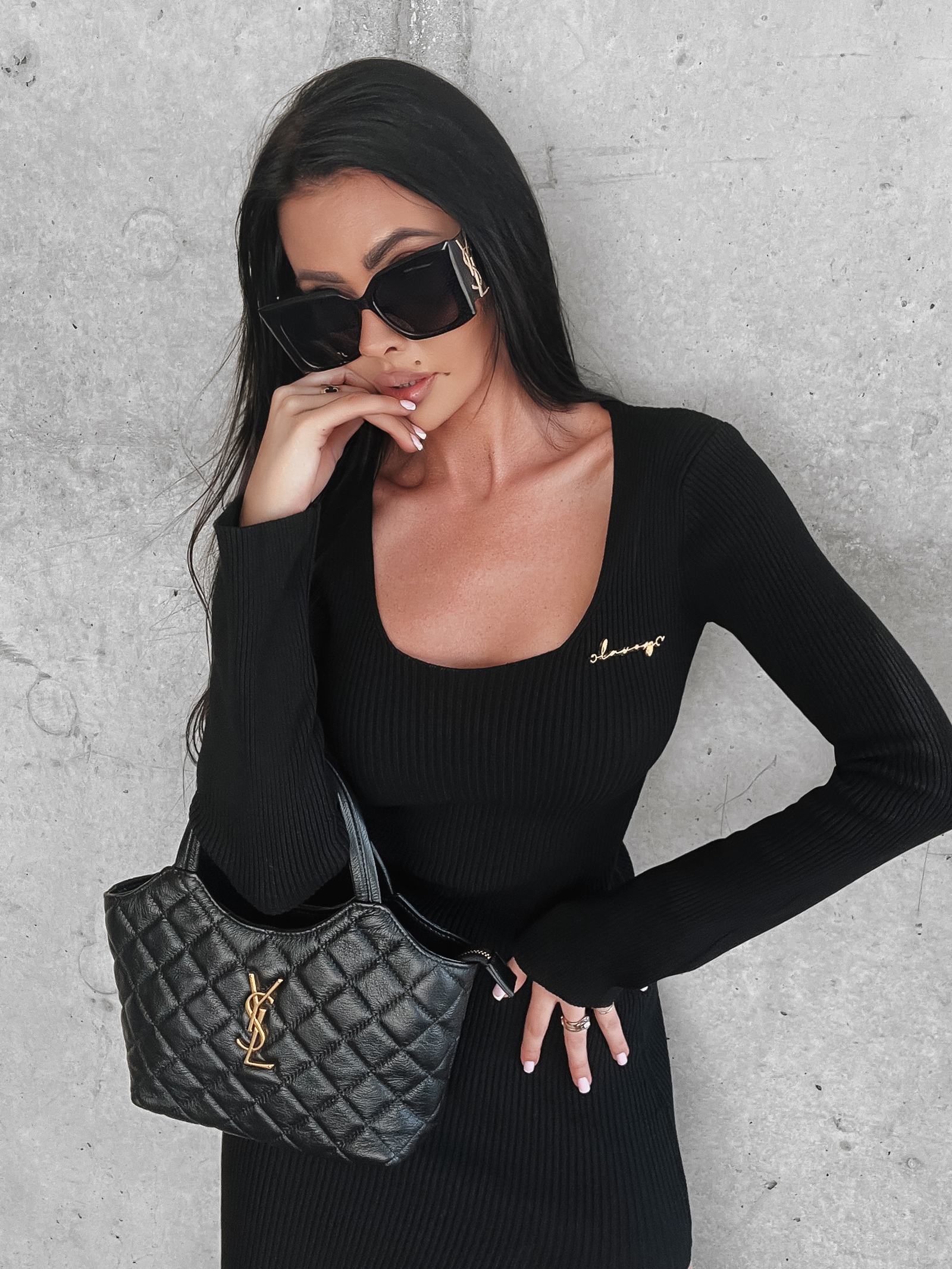 Sukienka prążkowana z rozcięciem Percy Ola Voga czarna