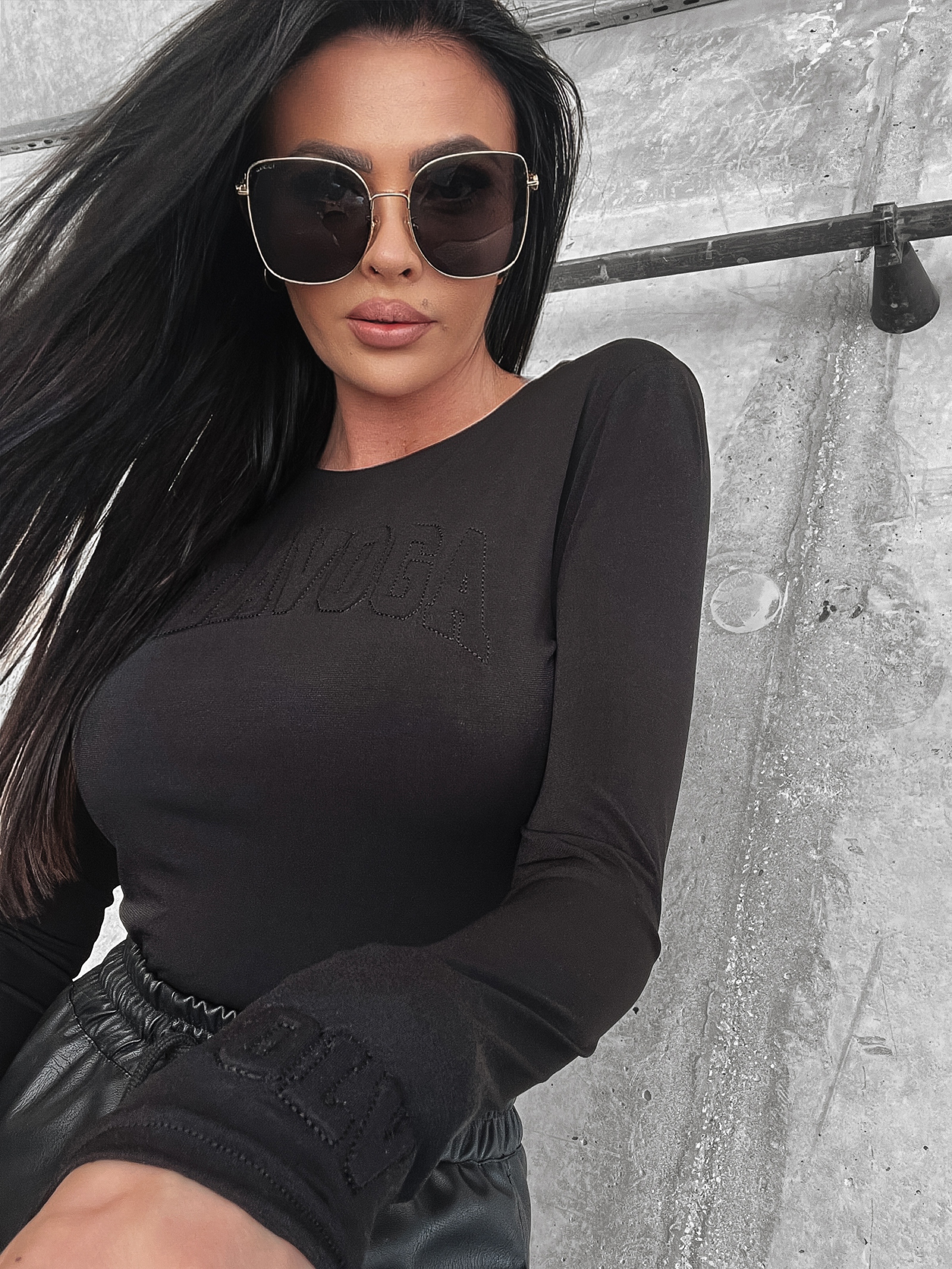 Body dopasowane z aplikacją Fire Ola Voga czarne