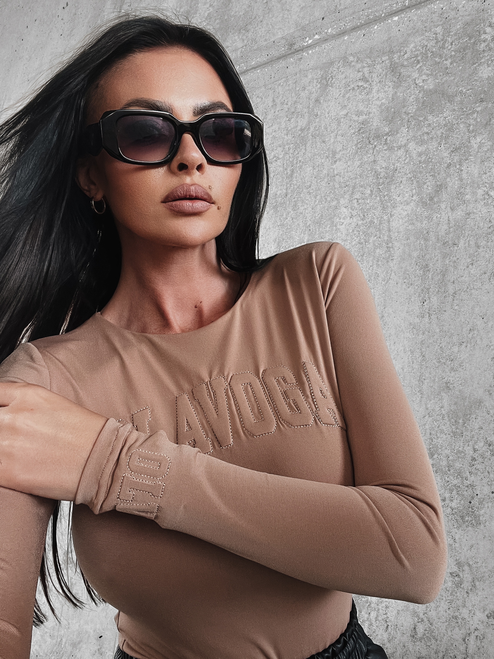 Body dopasowane z aplikacją Fire Ola Voga karmelowy