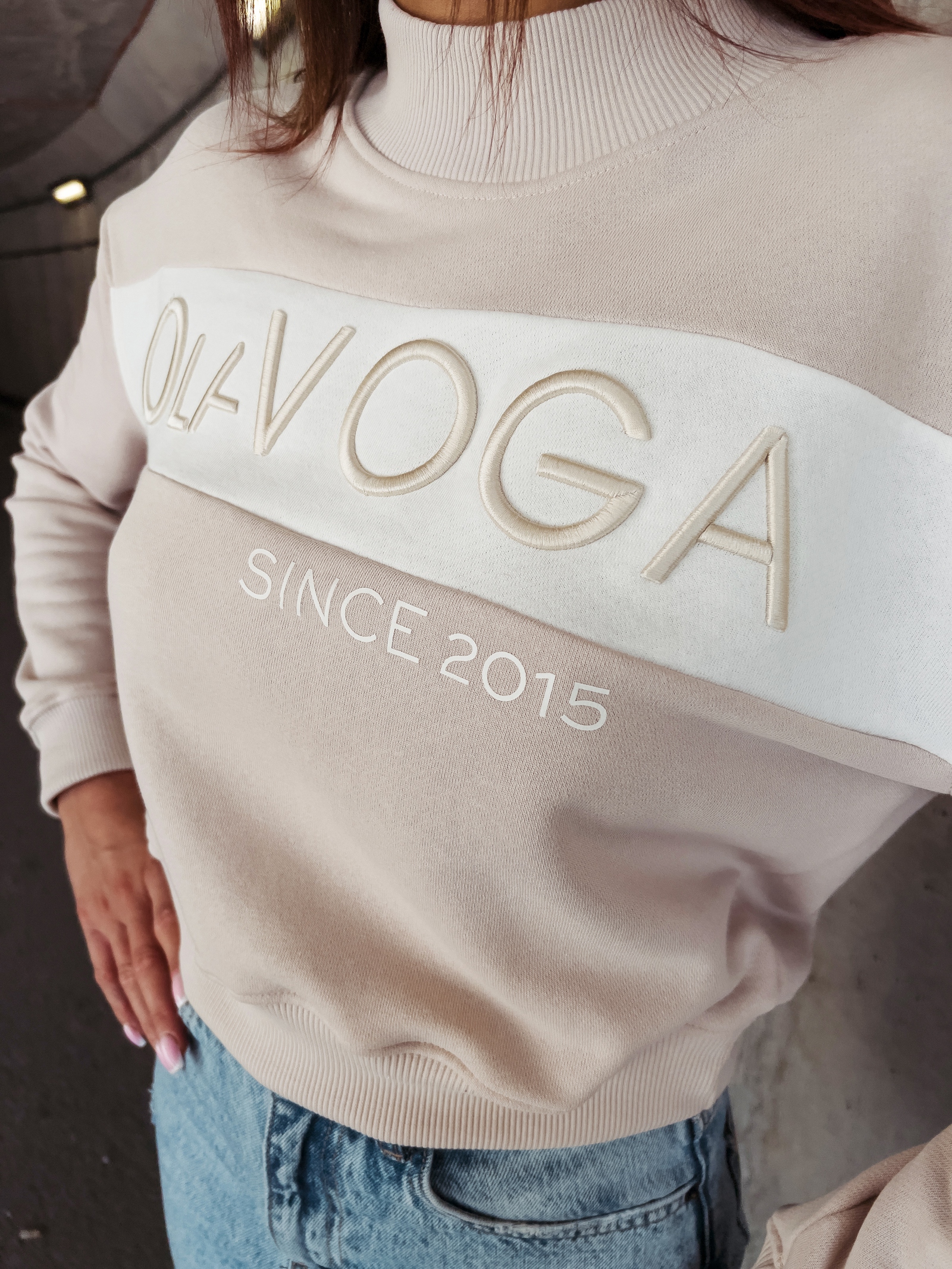 Bluza klasyczna z półgolfem Kailee Ola Voga beżowa/ecru