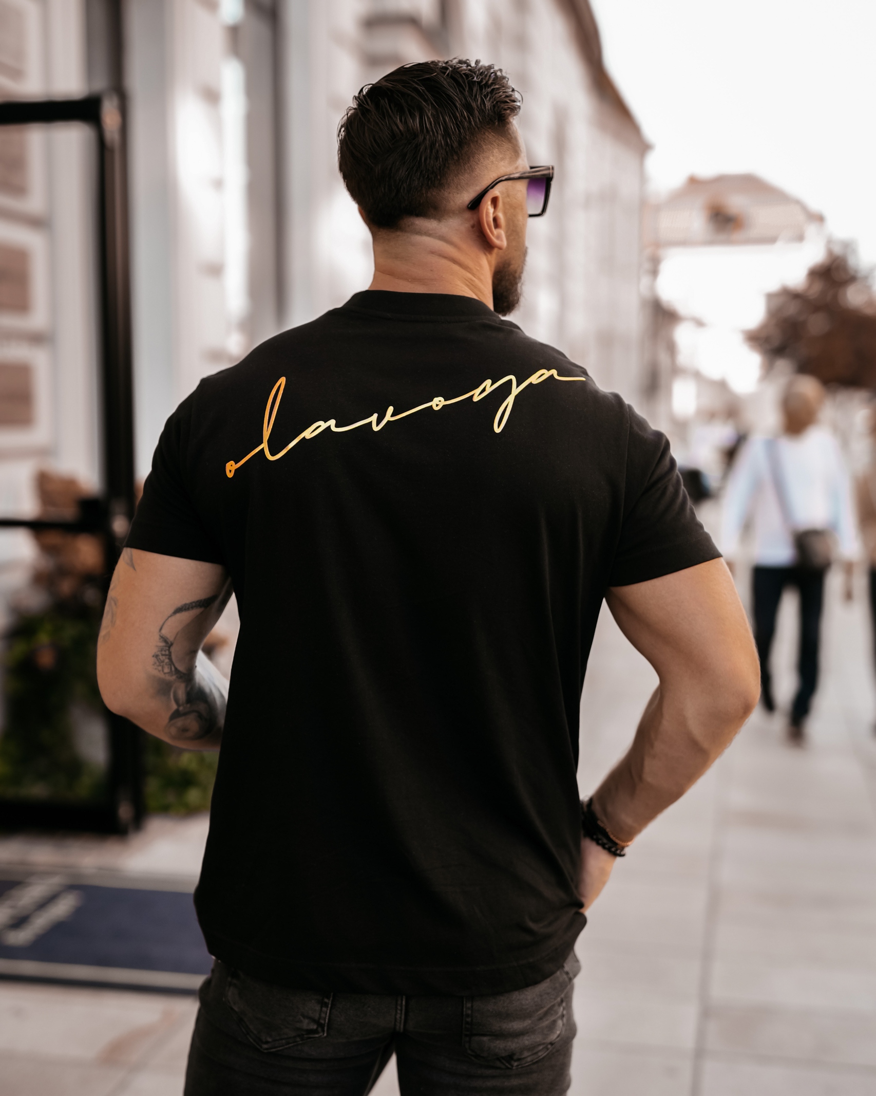 T-shirt męski ze złotym nadrukiem Blush Ola Voga czarny