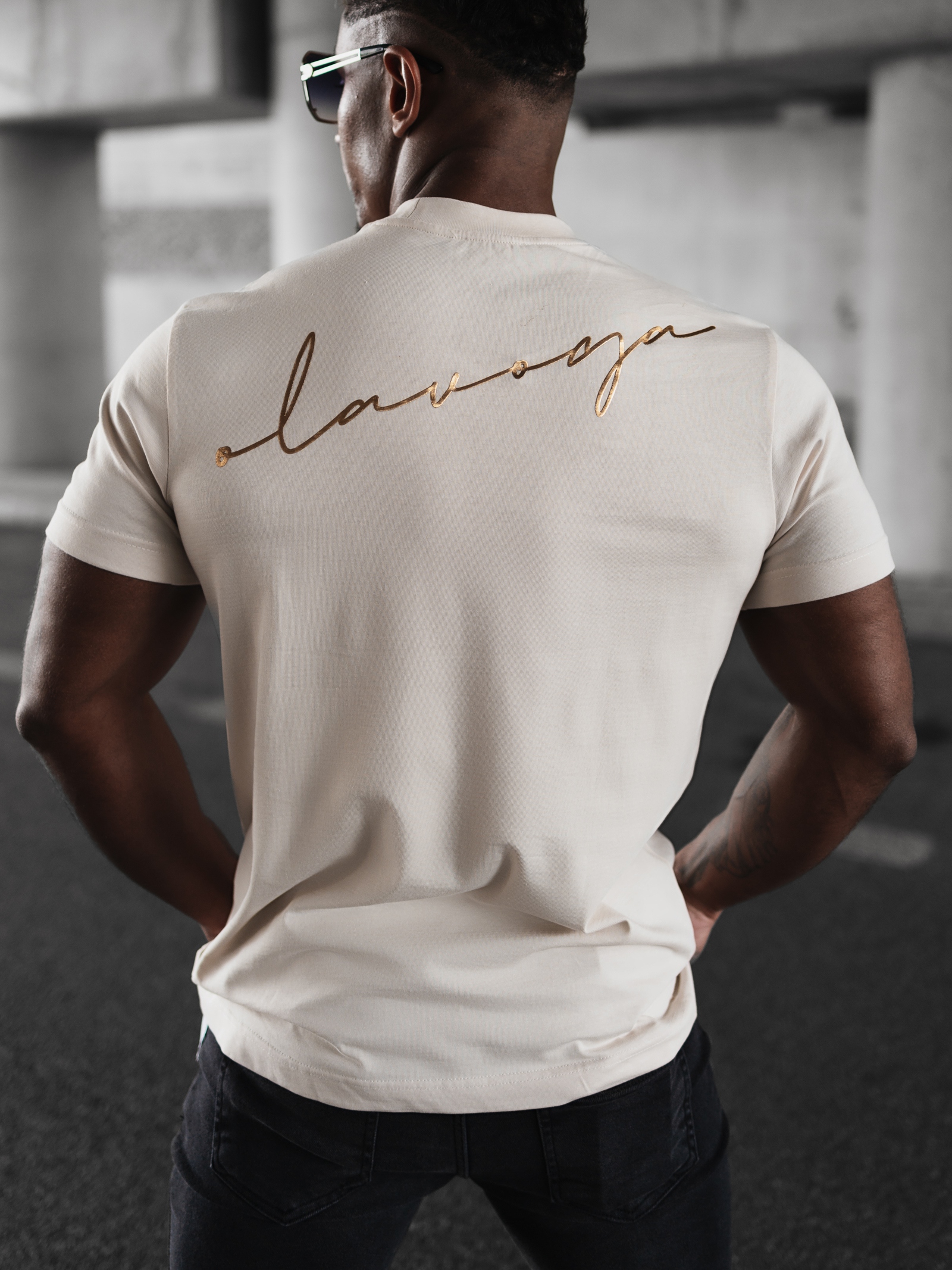 T-shirt męski ze złotym nadrukiem Blush Ola Voga beżowy